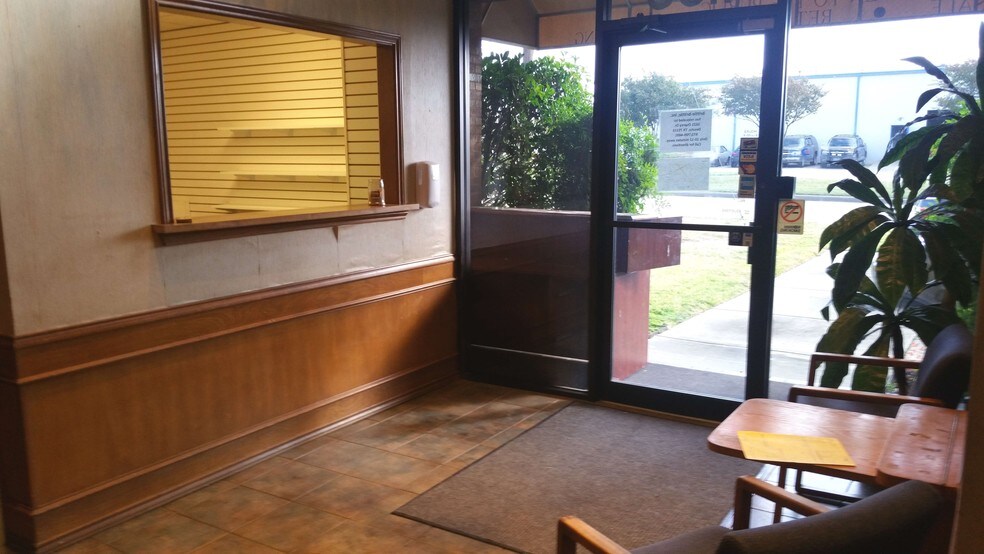 More Photos Of 1155 Cedar Ridge Dr, Duncanville Warehouse For Lease