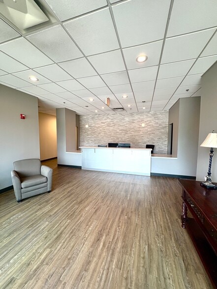 More Photos Of 15137 Rosewood St, Leawood Office For Lease