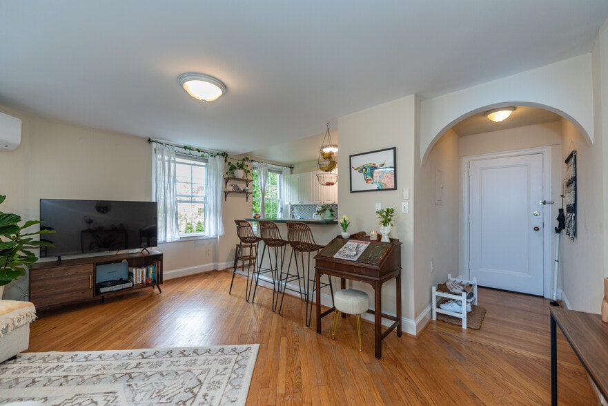More Photos Of 2715 Cortland Pl NW, Washington Apartments For Sale