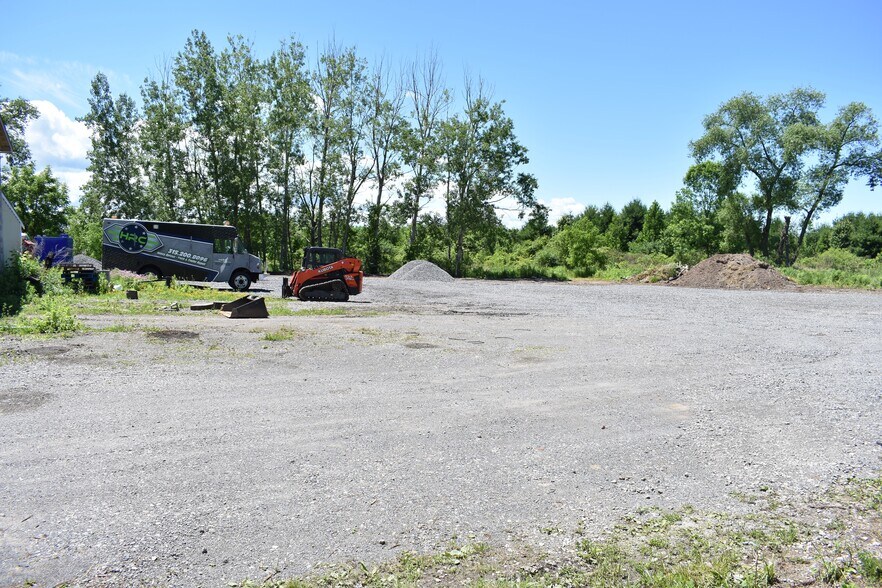 More Photos Of 135 Howard Rd, Fulton Industrial For Sale