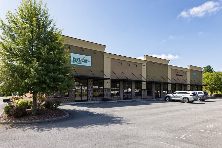 Primary Photo Of 4504 Bristol Hwy, Johnson City Flex For Lease