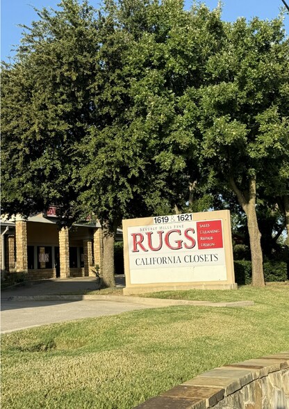 More Photos Of 1619 E Southlake Blvd, Southlake Freestanding For Lease