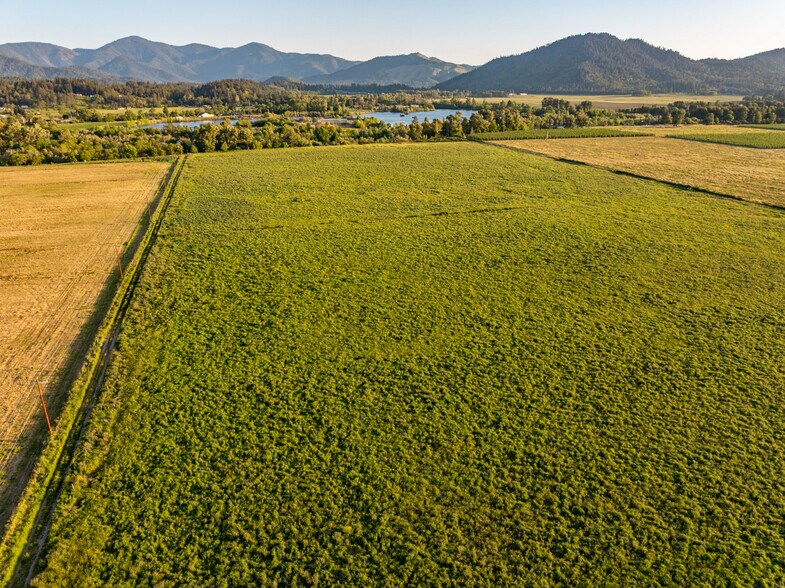 More Photos Of 6531 Lower River Rd, Grants Pass Specialty For Sale