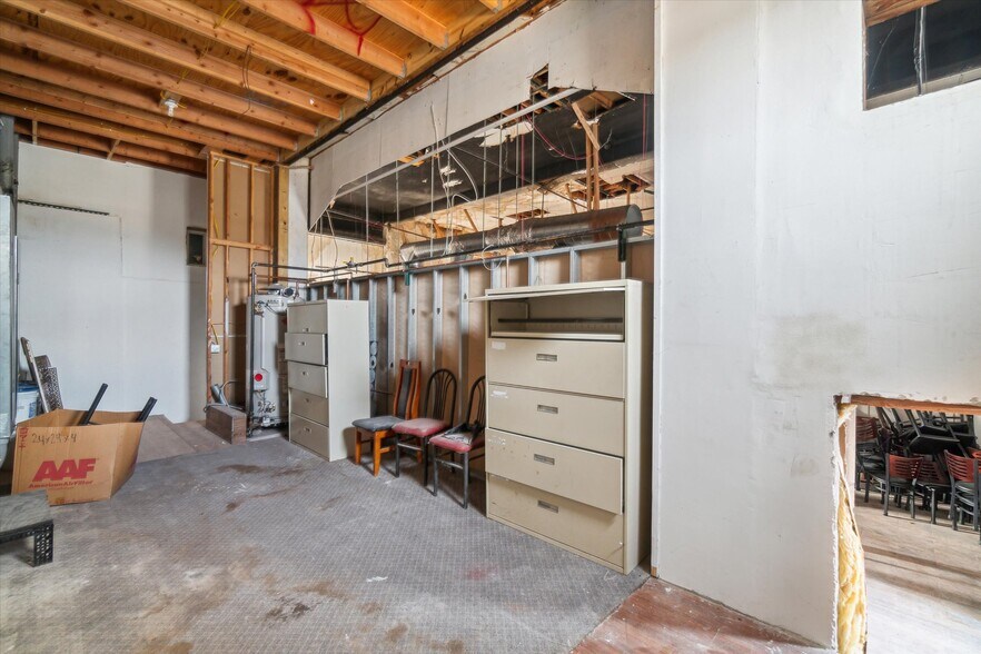 More Photos Of 107 Baker St, Waunakee Storefront Retail Office For Lease