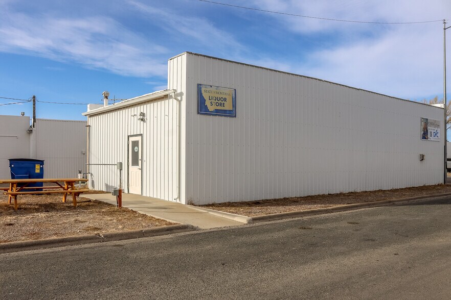 More Photos Of 426 Central Ave, Fairfield Storefront For Sale