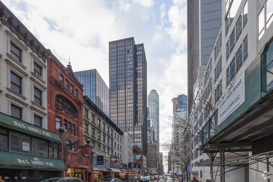 More Photos Of 1370 Avenue of the Americas, New York Office For Lease