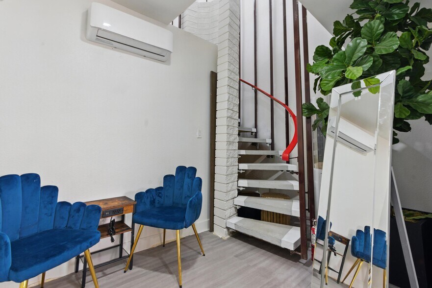More Photos Of 214 S Maryland Pky, Las Vegas Loft Creative Space For Sale
