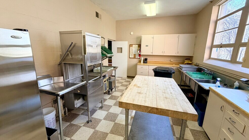More Photos Of 195 New Market Rd, Tryon Religious Facility For Sale