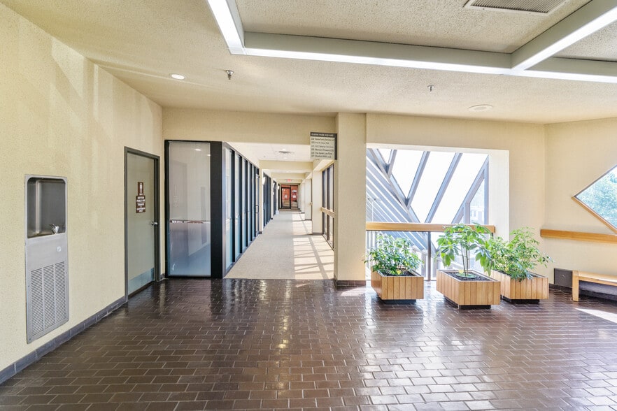 More Photos Of 8080 Old York Rd, Elkins Park General Retail For Lease