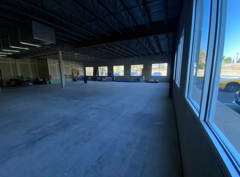 More Photos Of 856 Waterbury Falls Dr, O'Fallon Office For Sale