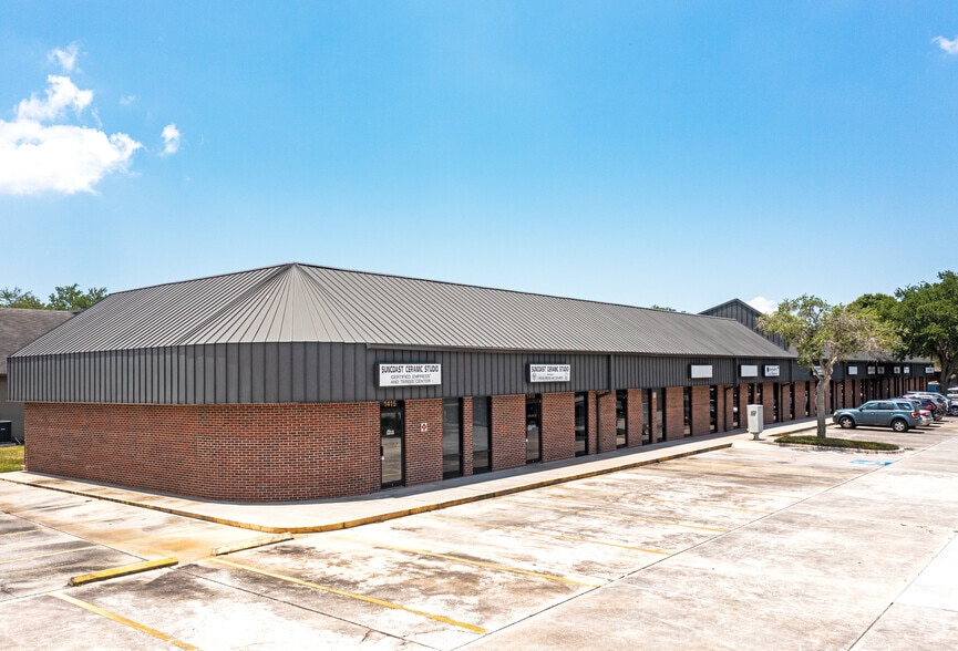 More Photos Of 1463 Oakfield Dr, Brandon Office For Lease