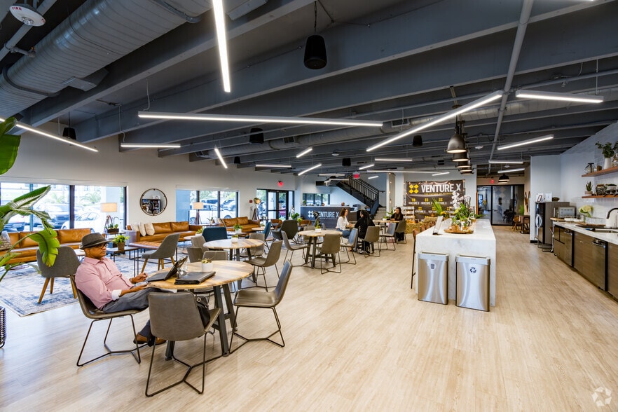More Photos Of 9555 SW 175th Ter, Palmetto Bay Coworking Space