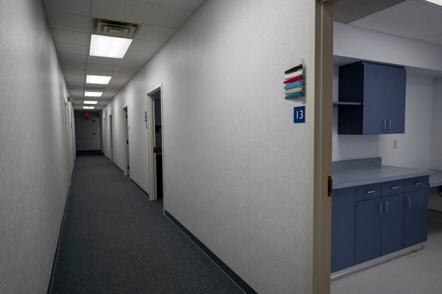 More Photos Of 639 S Walker St, Bloomington Office For Sale