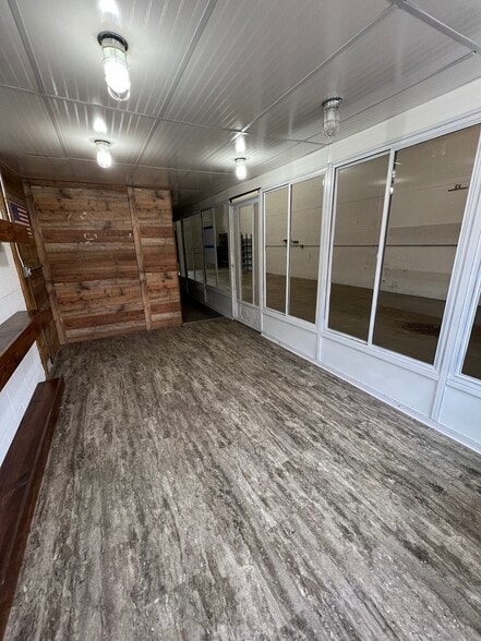 More Photos Of 2879-2893 Sanford Ave SW, Grandville Warehouse For Lease
