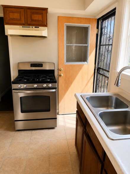 More Photos Of 9014 S Fir Ave, Los Angeles Apartments For Sale