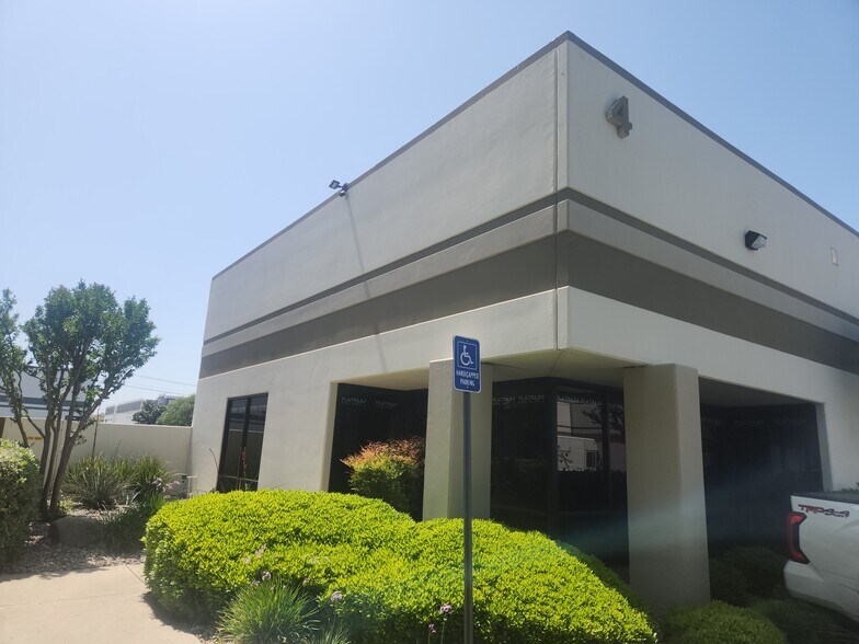 More Photos Of 560 Birch St, Lake Elsinore Manufacturing For Sale