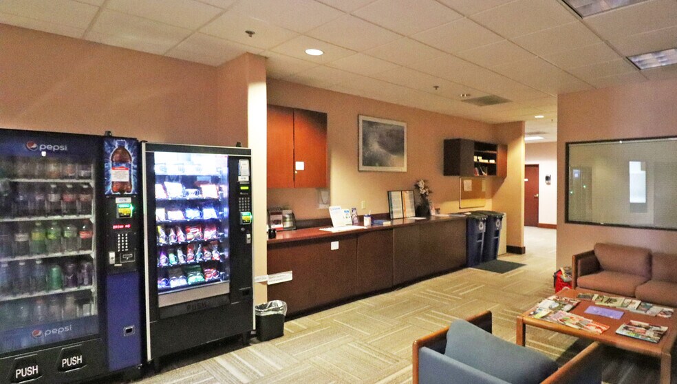 More Photos Of 4211 W 11th Ave, Eugene Freestanding For Lease