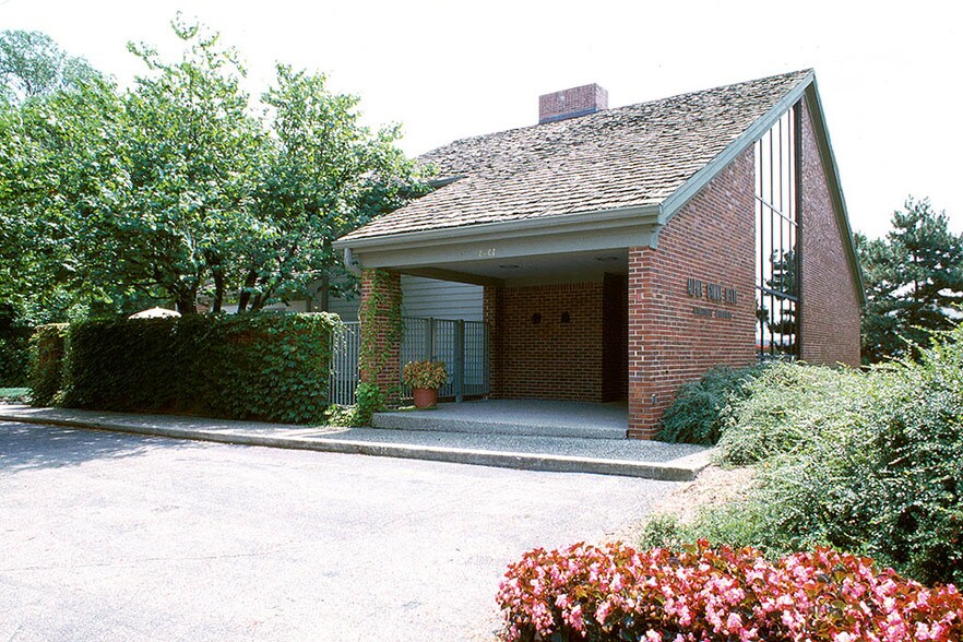 More Photos Of 8701 Founders Rd, Indianapolis Office For Sale