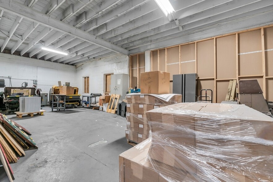 More Photos Of 1080 E 24th St, Hialeah Warehouse For Sale