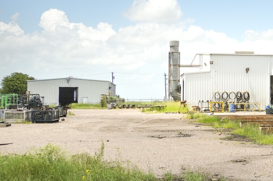 More Photos Of 4127 County Road 34, Robstown Warehouse For Sale