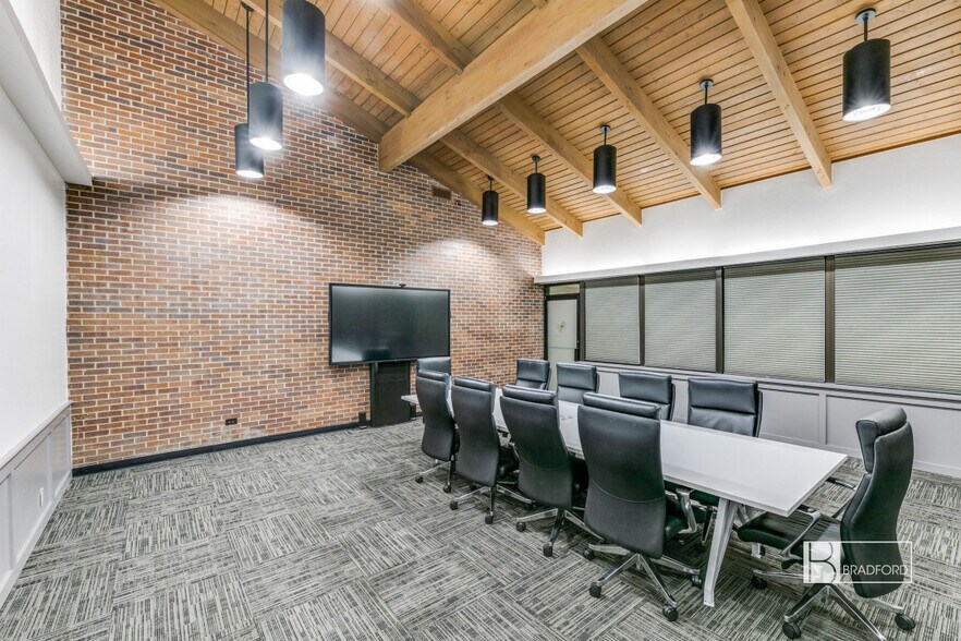 More Photos Of 200 E Bethany Dr, Allen Manufacturing For Sale