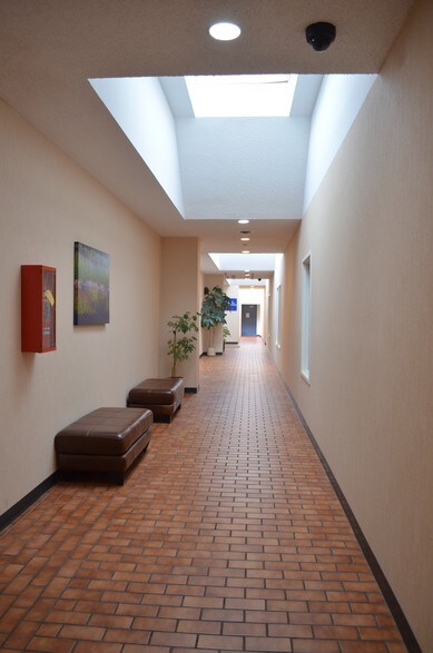 More Photos Of 319 E Madison St, Springfield Medical For Lease