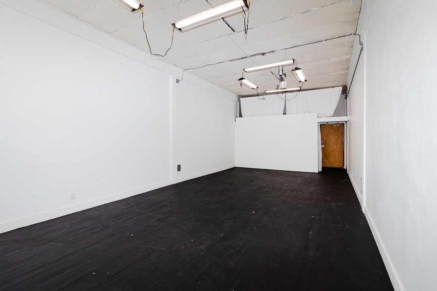 More Photos Of 701-707 NE Broadway St, Portland General Retail For Sale