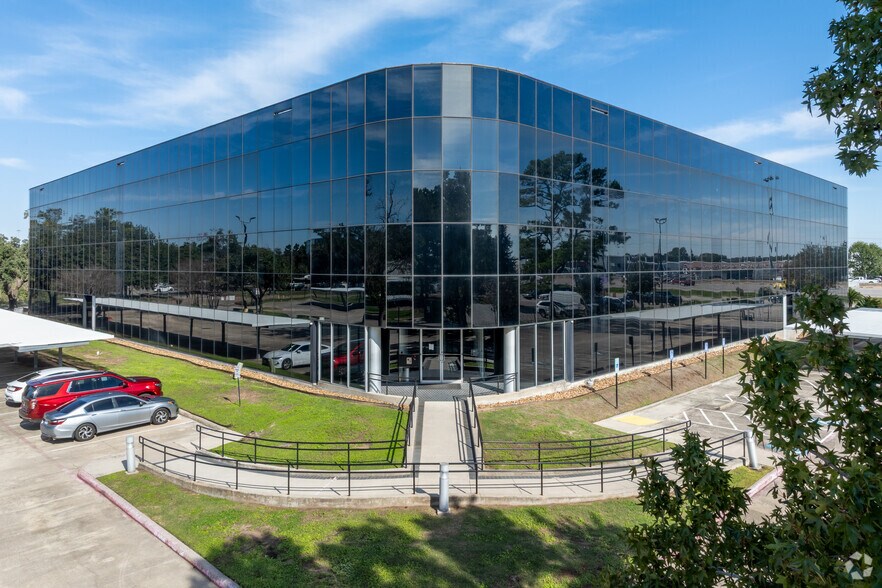 Primary Photo Of 15425 North Fwy, Houston Office For Lease