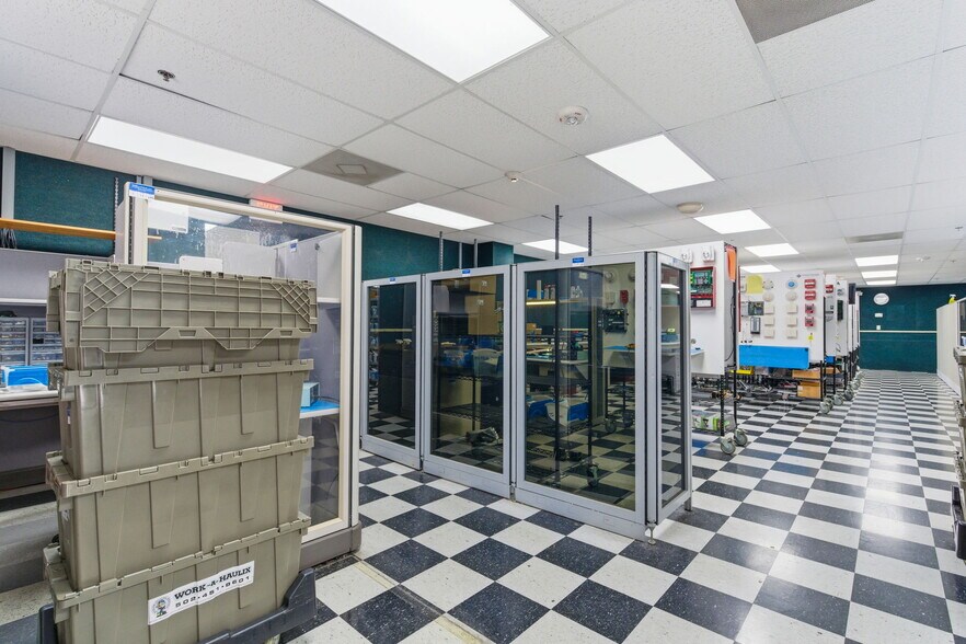 More Photos Of 1812 Cargo Ct, Louisville Warehouse For Sale