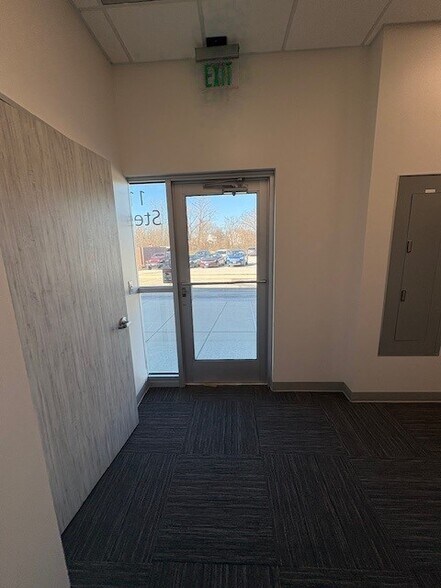 More Photos Of 1124 Merchants Way, O'Fallon Medical For Lease