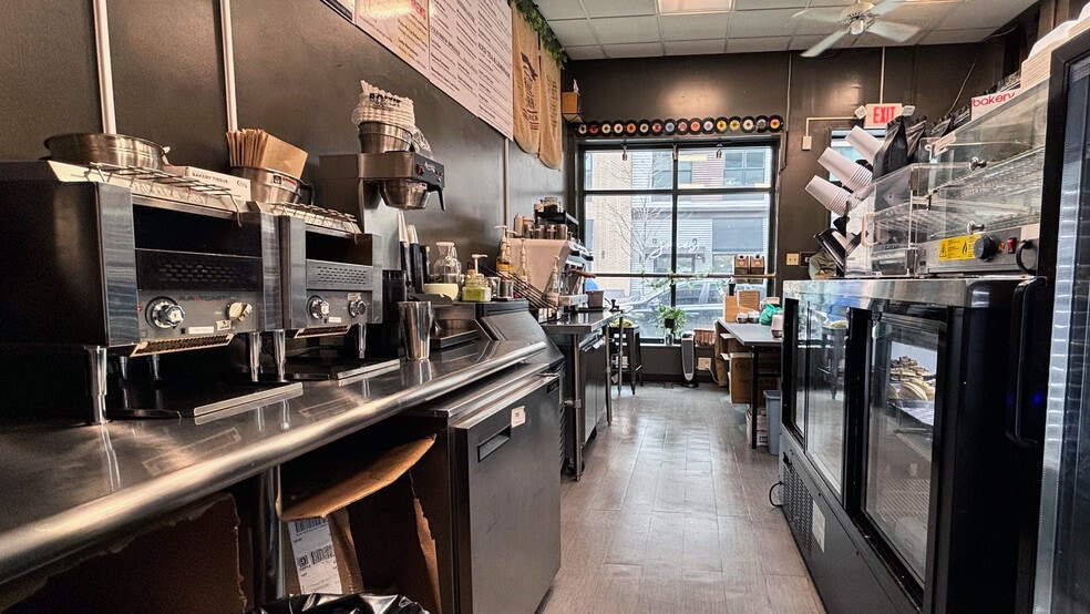 More Photos Of 17 S 9th St, Allentown Storefront For Sale