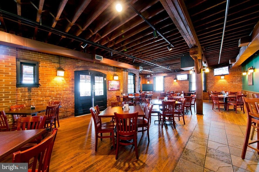 More Photos Of 121-125 E Piccadilly St, Winchester Restaurant For Sale