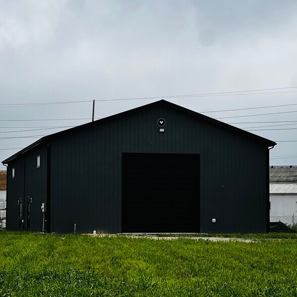 More Photos Of 8509 Palmer Ln, Bridgeville Warehouse For Lease
