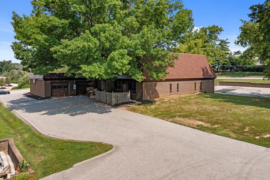 More Photos Of 112-116 Holloway Rd, Ballwin Office For Sale