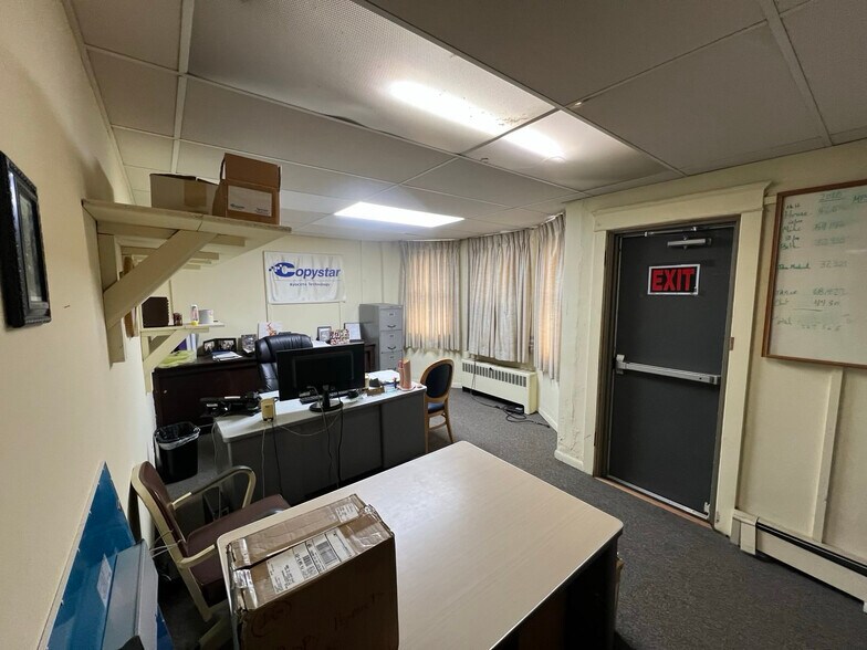 More Photos Of 101 E Township Line Rd, Upper Darby General Retail For Sale