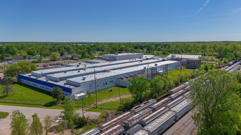 More Photos Of 951 Aiken St, Owosso Manufacturing For Lease