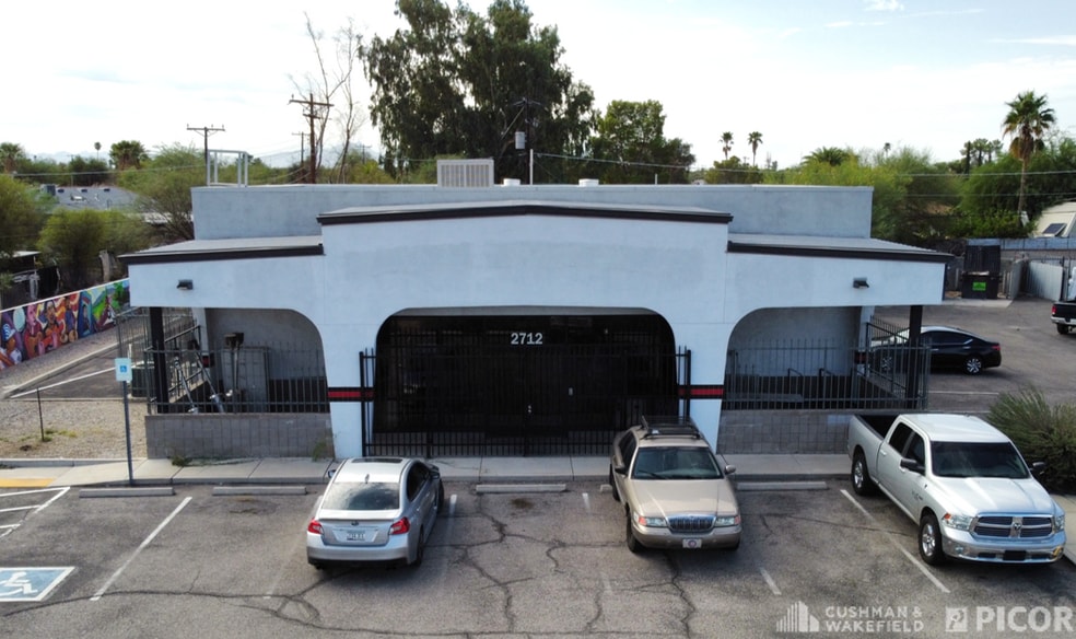 More Photos Of 2712 E 22nd St, Tucson Restaurant For Lease