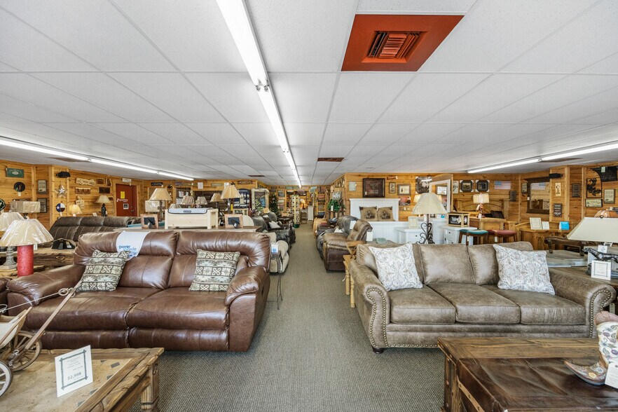 More Photos Of 20350 Morris Ave, Manvel Freestanding For Lease