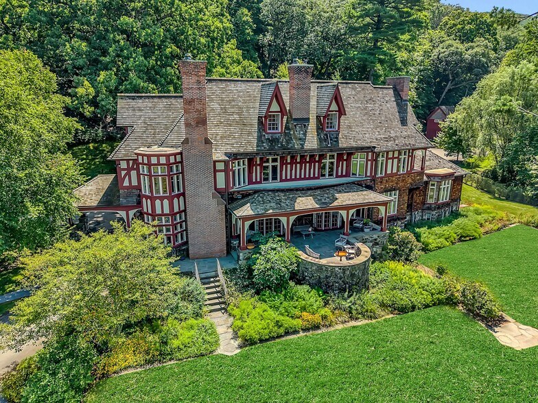 Primary Photo Of 20 Nazareth Way, Philipstown Specialty For Sale