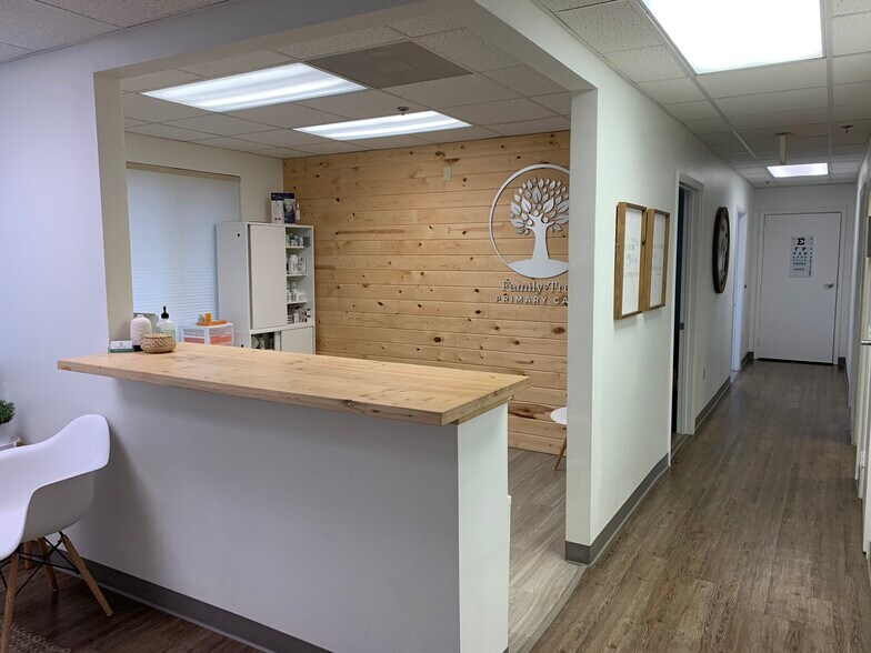 More Photos Of 1000 Executive Dr, Oviedo Medical For Lease