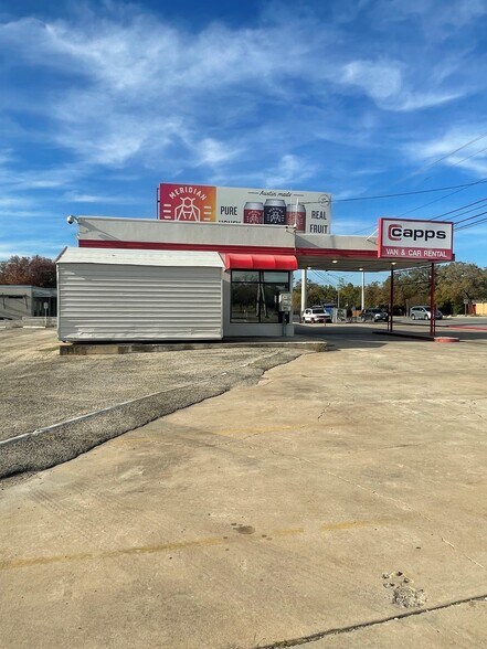 More Photos Of 4300 Airport Blvd, Austin Auto Dealership For Sale