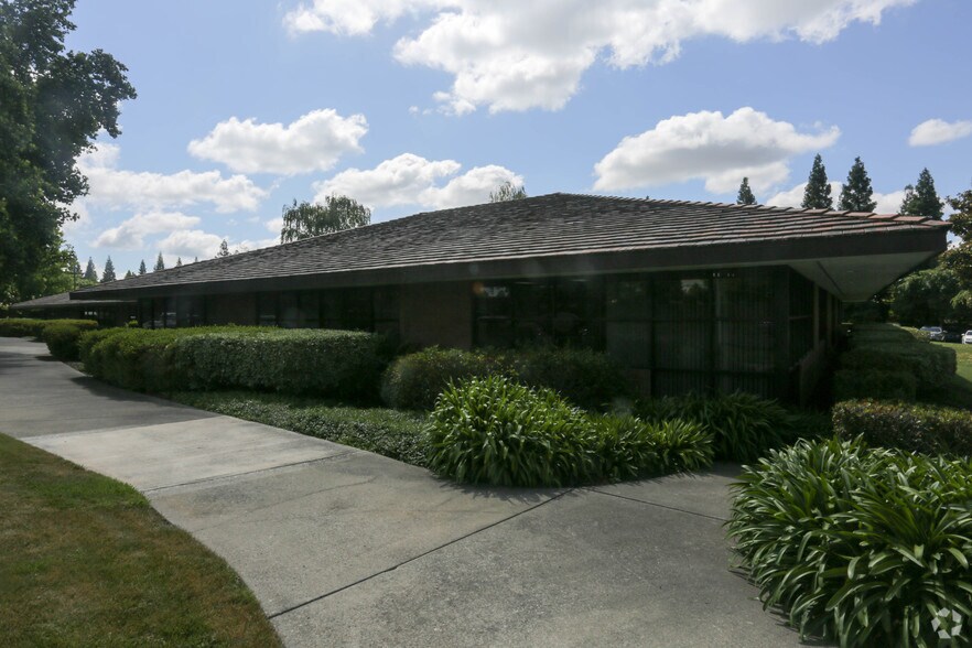 More Photos Of 2140 Professional Dr, Roseville Office For Sale