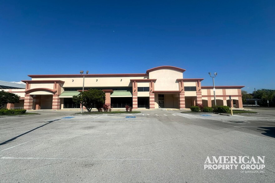 More Photos Of 1325 S Tamiami Trl, Sarasota Storefront For Lease