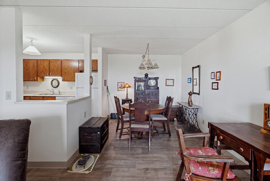 More Photos Of 985 Ivy Ave E, Saint Paul Apartments For Sale