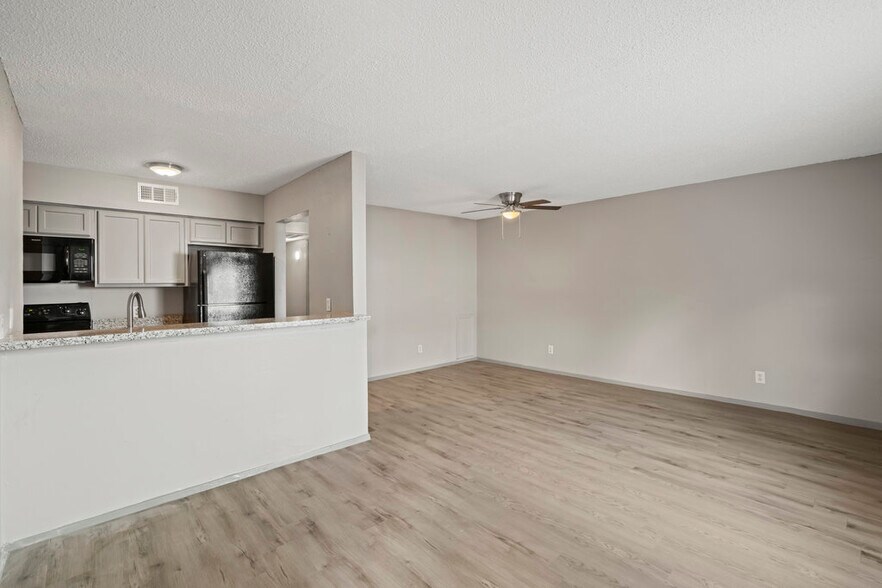 More Photos Of 610 Ferry Rd, Galveston Apartments For Sale