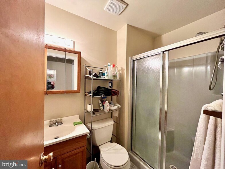 More Photos Of 10 Shady ln, Rockledge Flex For Sale