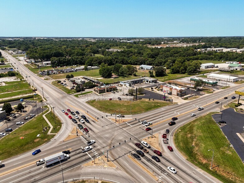 More Photos Of 419 N West Byp, Springfield Carwash For Sale