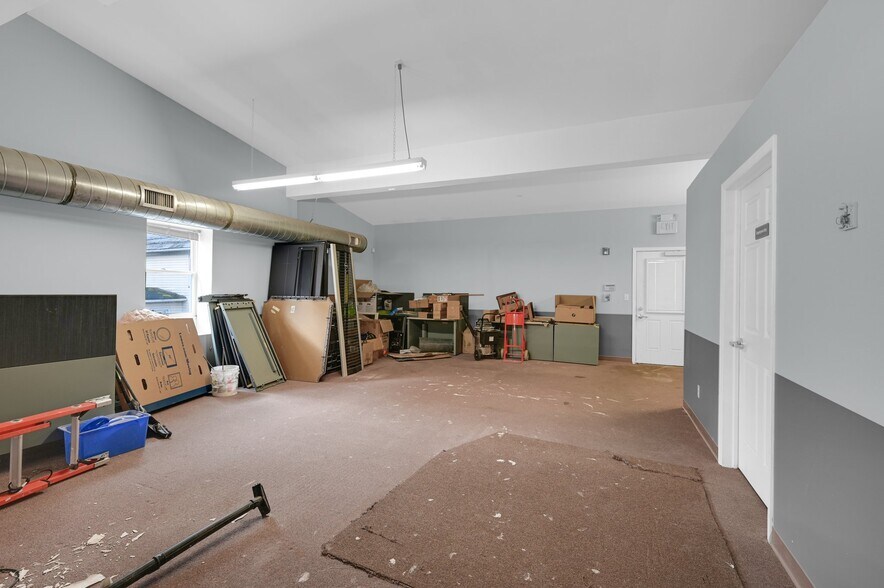 More Photos Of 170-172 Spring St, Newton Office For Sale