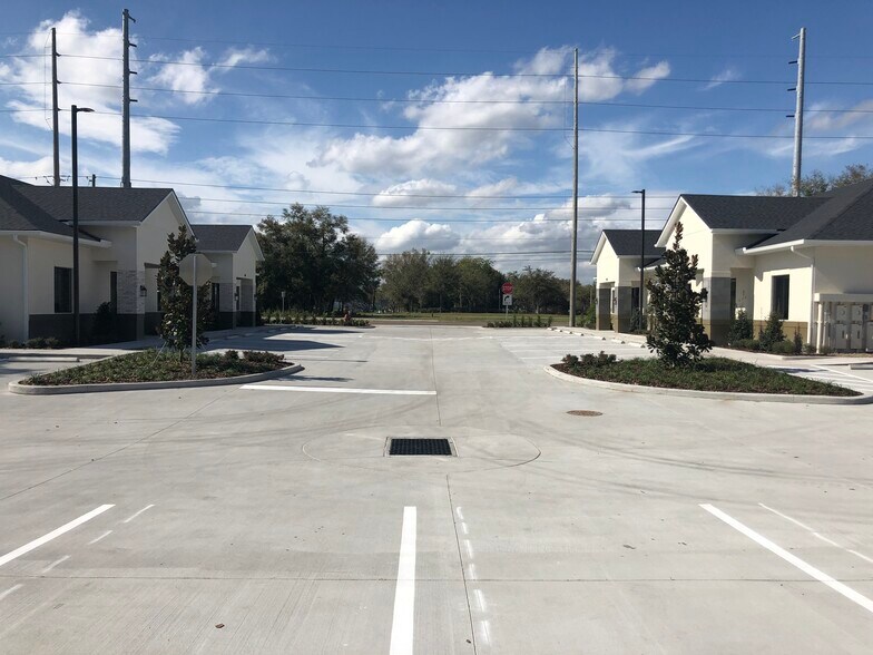 More Photos Of 2645 W State Rd 426, Oviedo Unknown For Lease