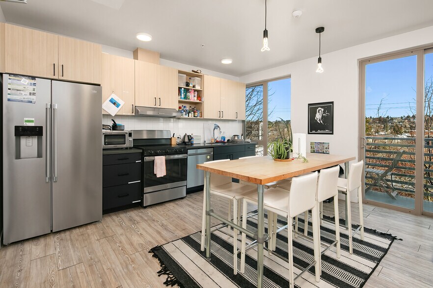 More Photos Of 1501 NW 59th St, Seattle Apartments For Sale